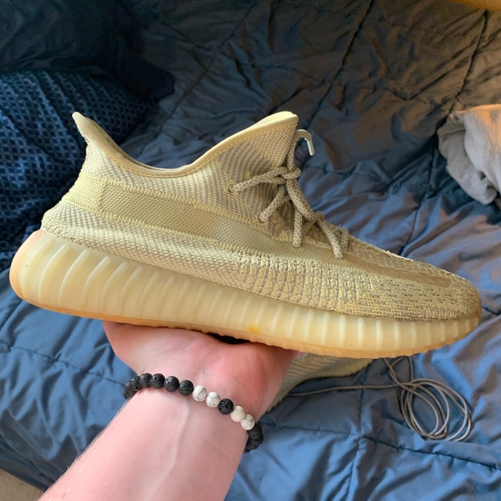 Yeezy 350 V2 Antilia